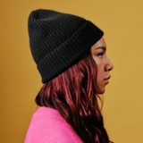 Shard Cashmere Beanie Hat in Black