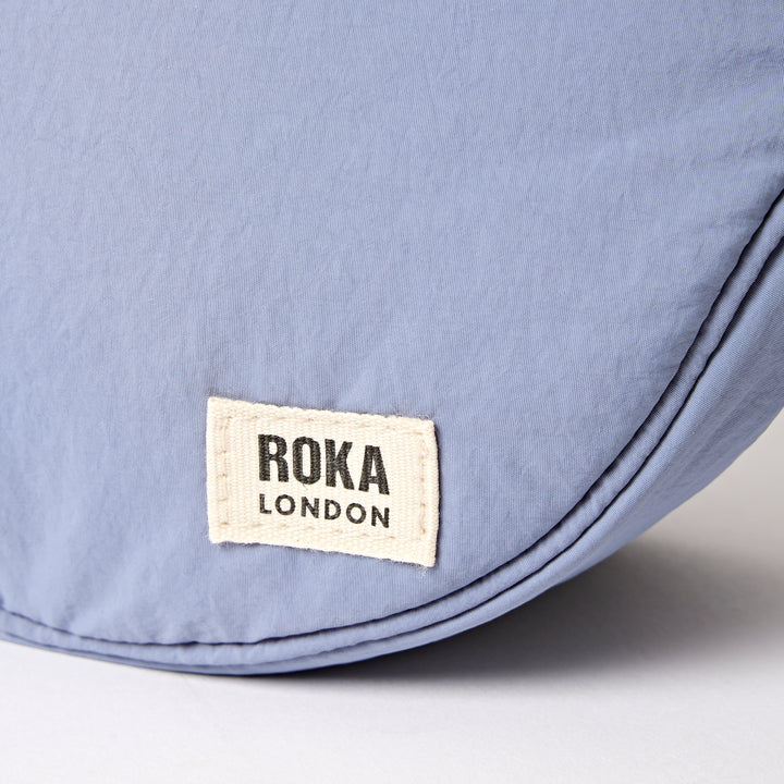 Farringdon Retro Blue Taslon
