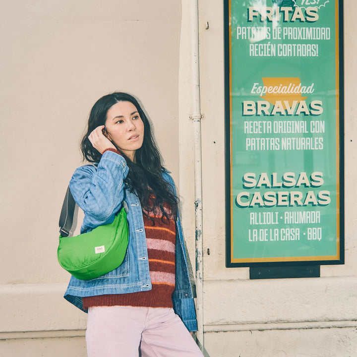 Farringdon Half Moon Bag in Online Lime