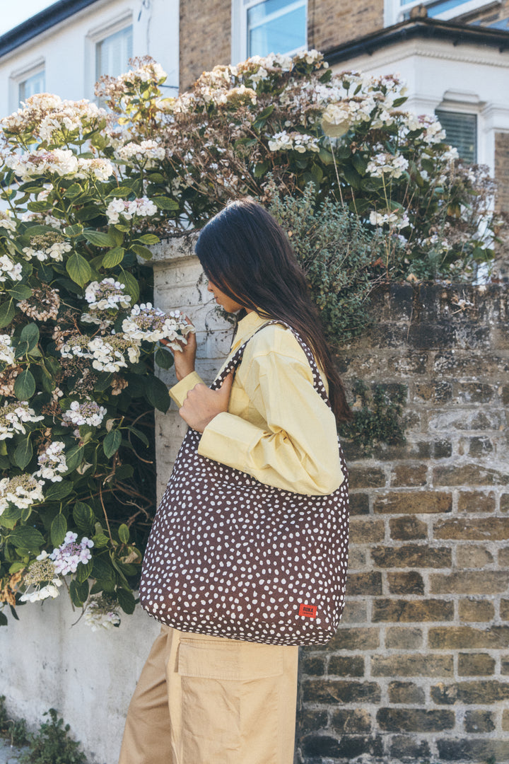 Hoxton Shoulder Bag in Brown Spot
