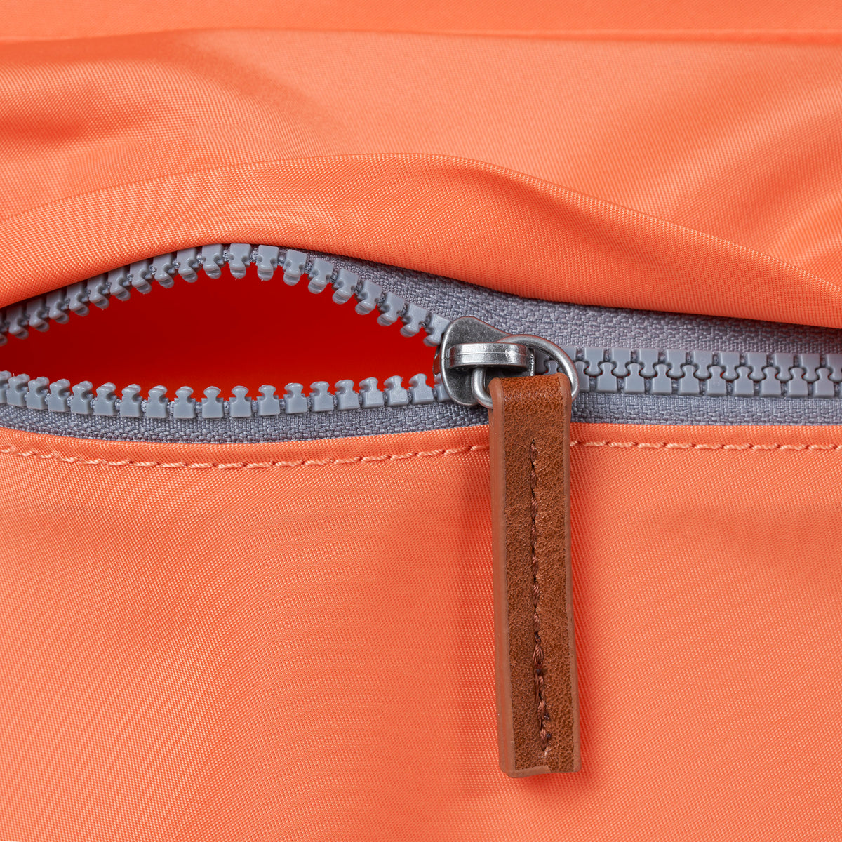 Kennington Crossbody Bag in Firecracker