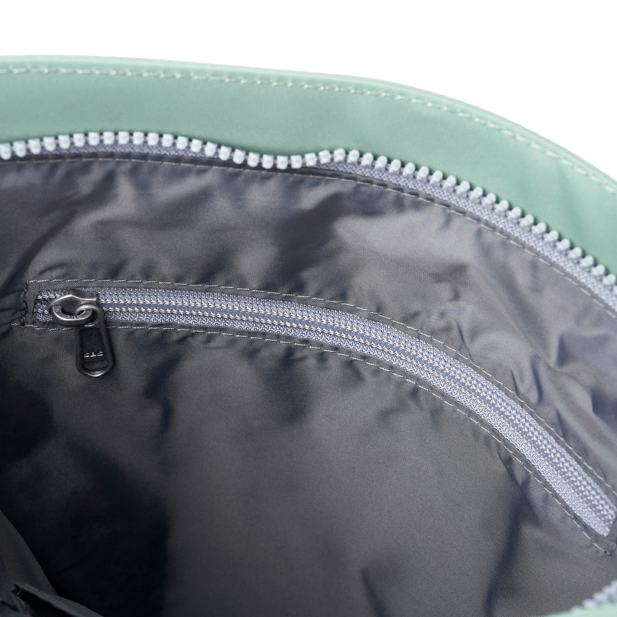 Kennington Crossbody Bag in Frost