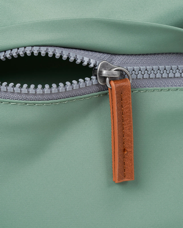 Kennington Crossbody Bag in Frost