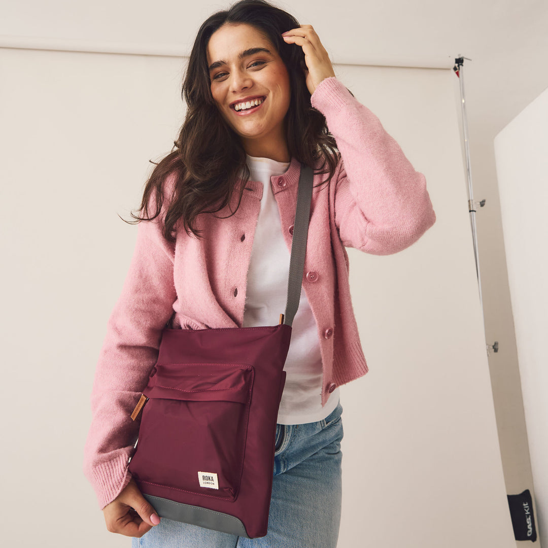 Kennington Crossbody Bag in Airforce