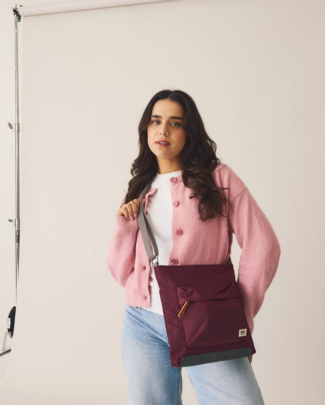 Kennington Crossbody Bag in Midnight