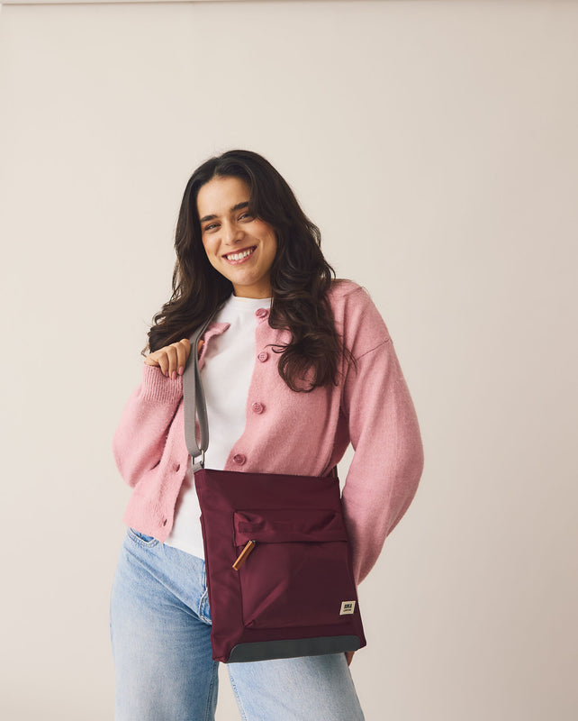 Kennington Crossbody Bag in Black