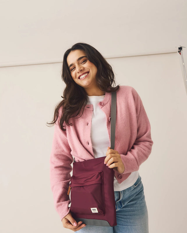 Kennington Crossbody Bag in Stormy