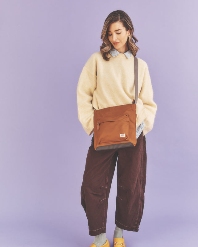 Kennington Crossbody Bag in Biscuit