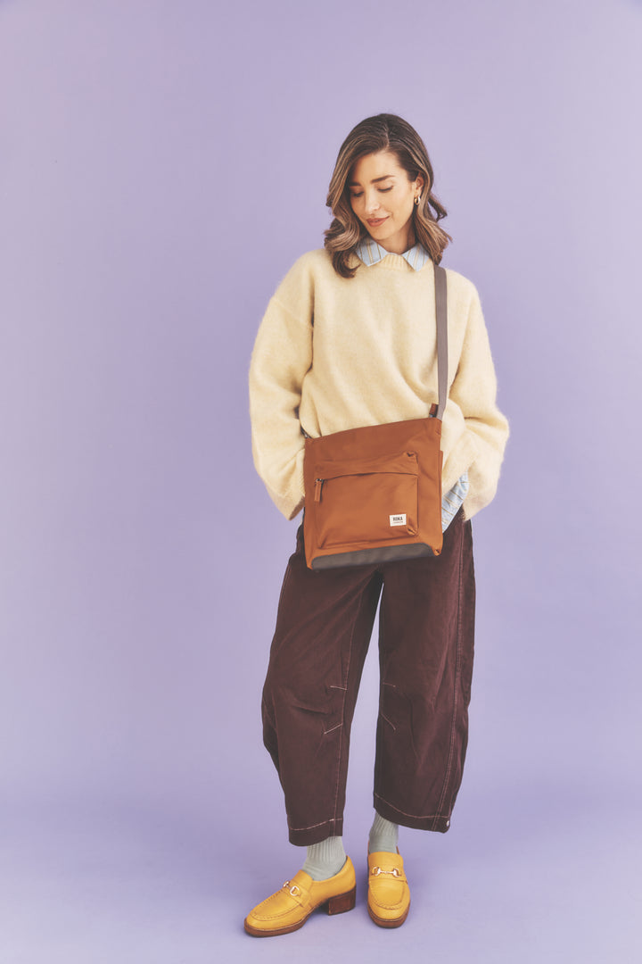 Kennington Crossbody Bag in Biscuit