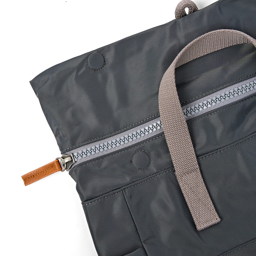 Bayswater Umbrella Backpack in Beluga