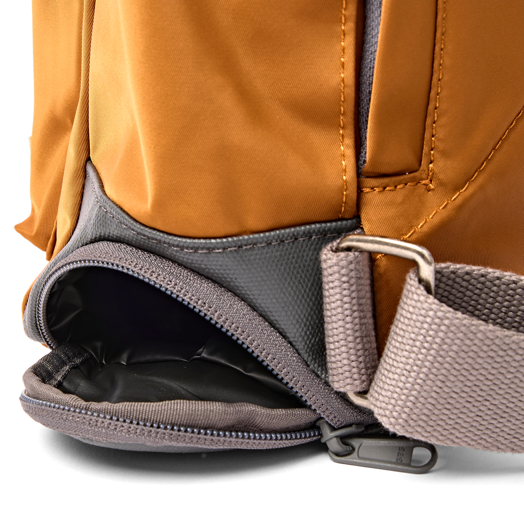Bayswater Umbrella Backpack in Biscuit