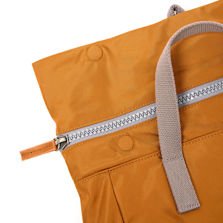 Bayswater Umbrella Backpack in Biscuit