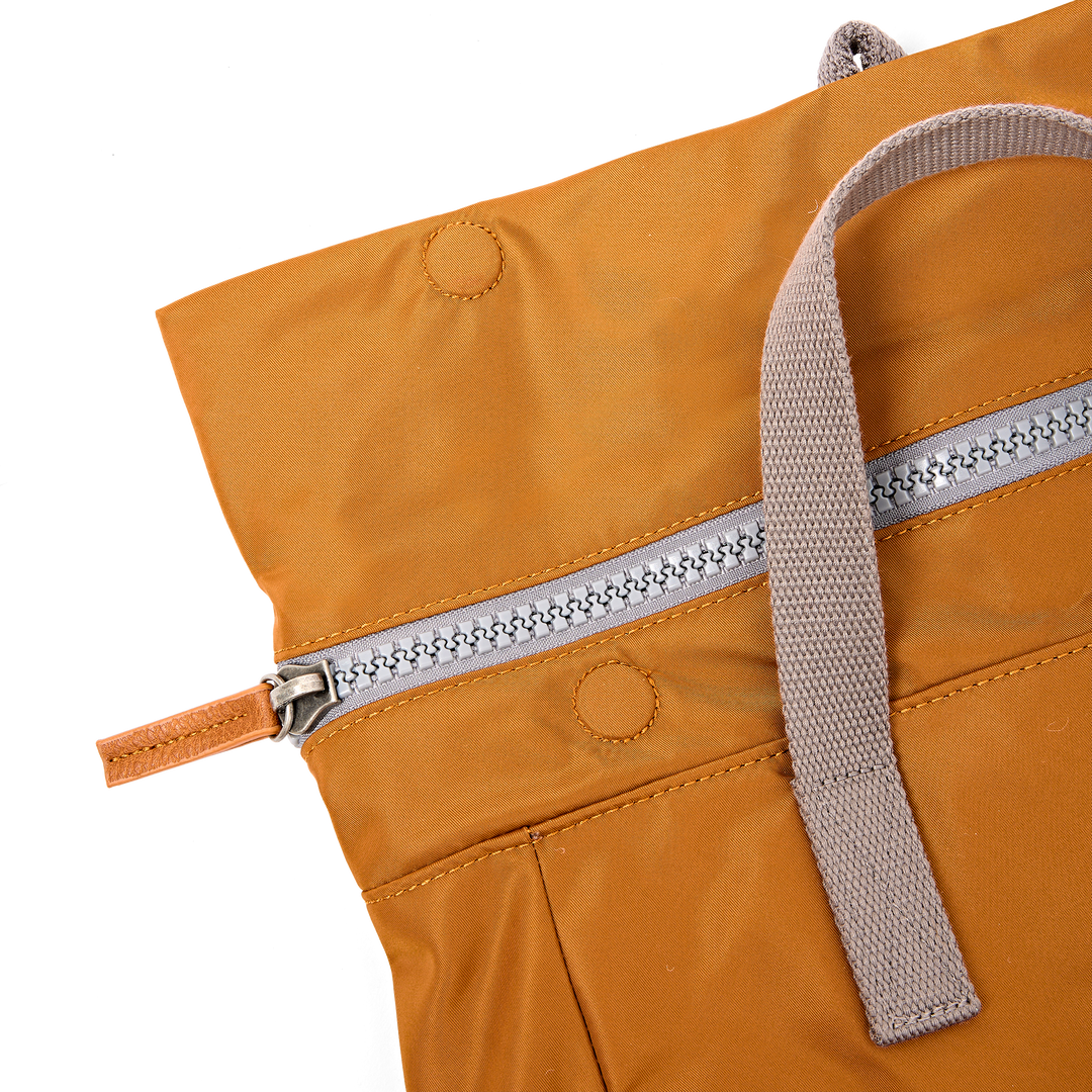 Bayswater Umbrella Backpack in Biscuit