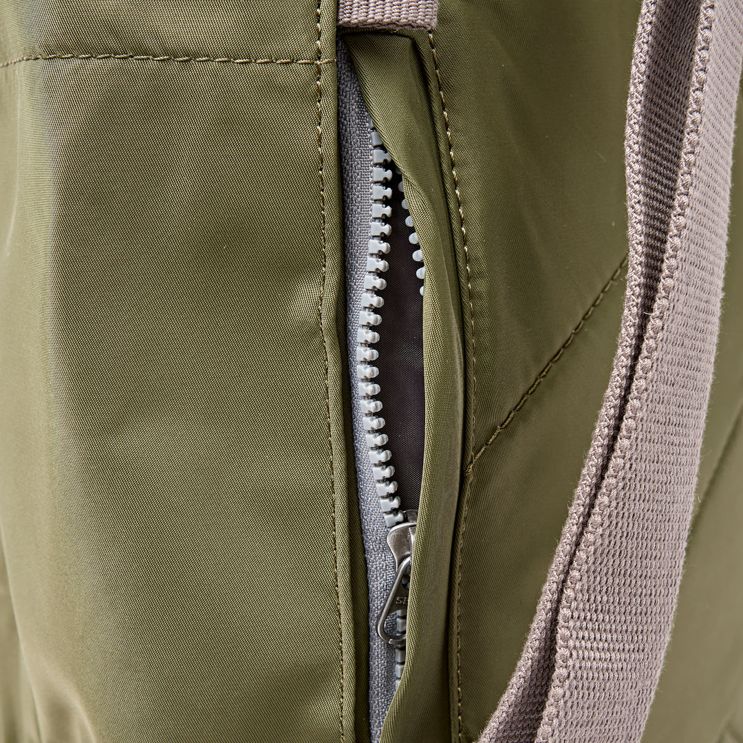 Bayswater Umbrella Backpack in Chive