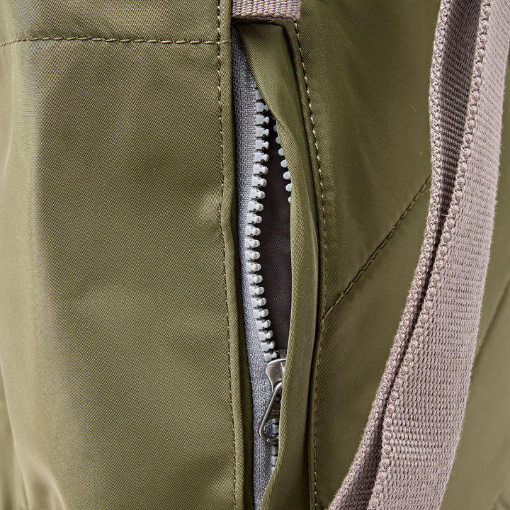 Bayswater Umbrella Backpack in Chive