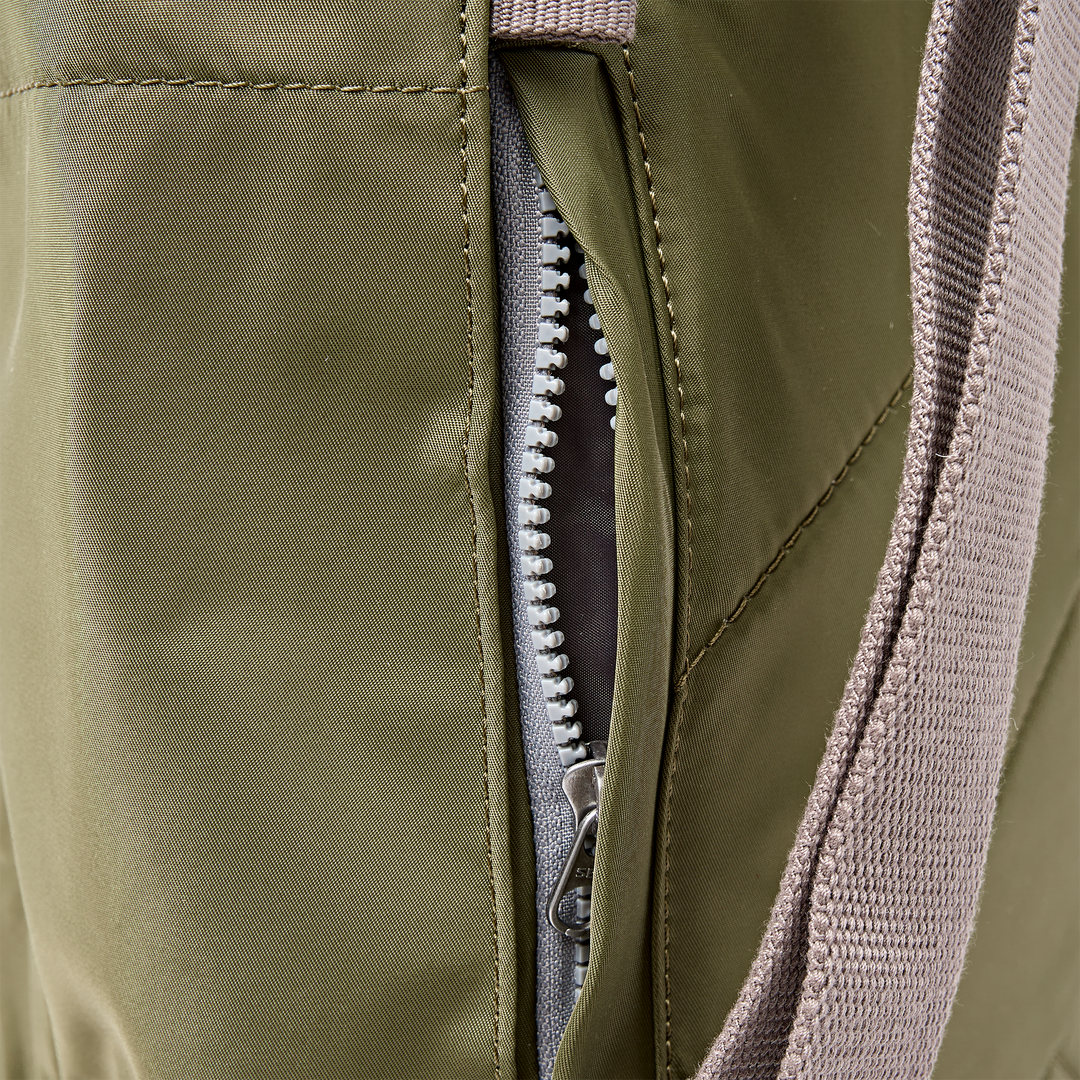 Bayswater Umbrella Backpack in Chive