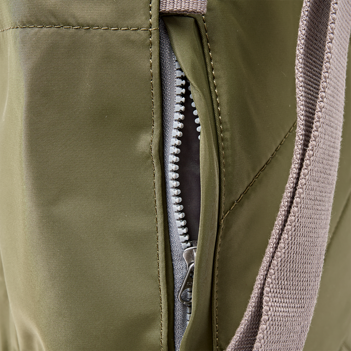 Bayswater Umbrella Backpack in Chive
