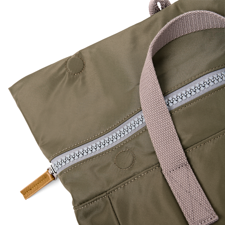 Bayswater Umbrella Backpack in Chive