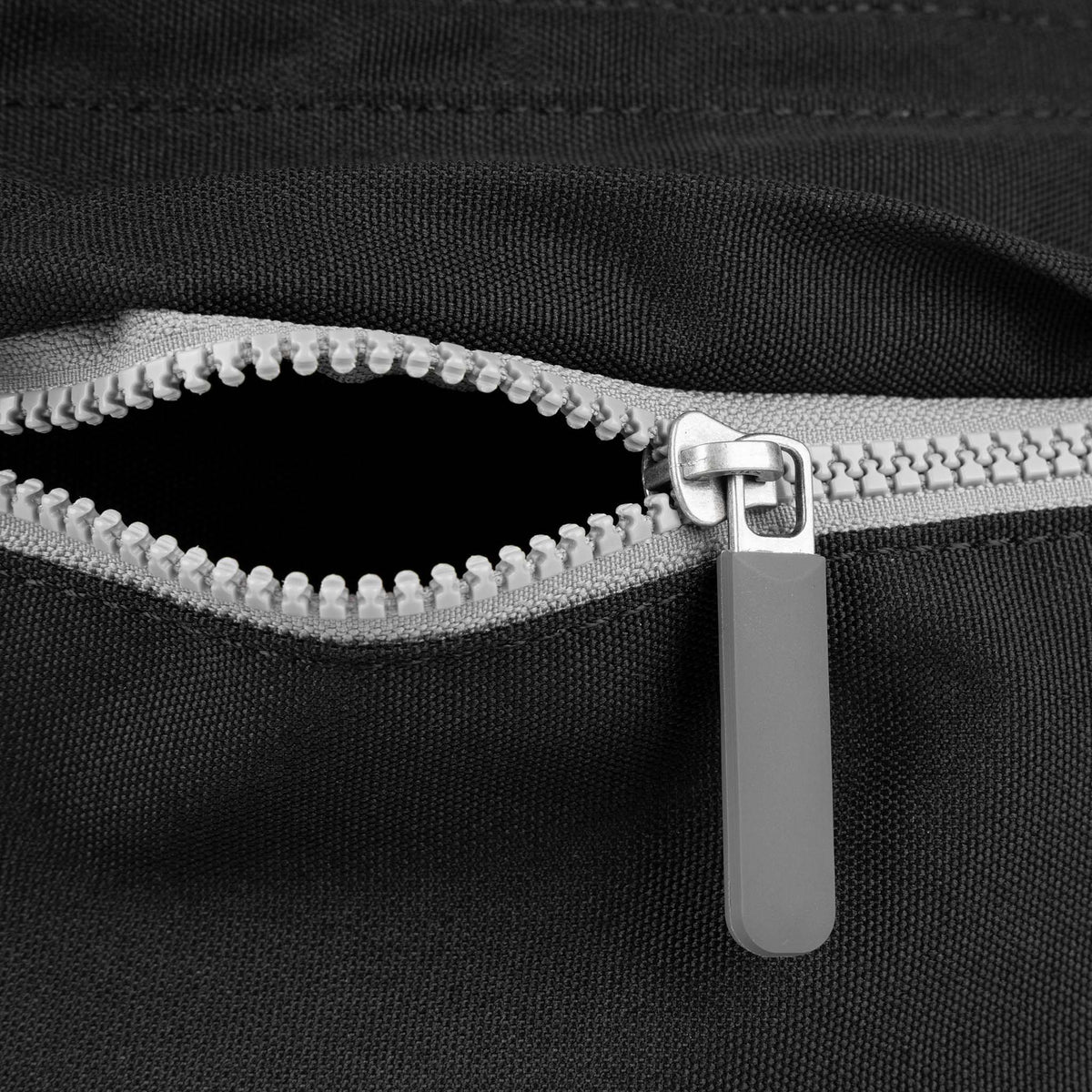 Blackfriars Messenger Bag in Ash