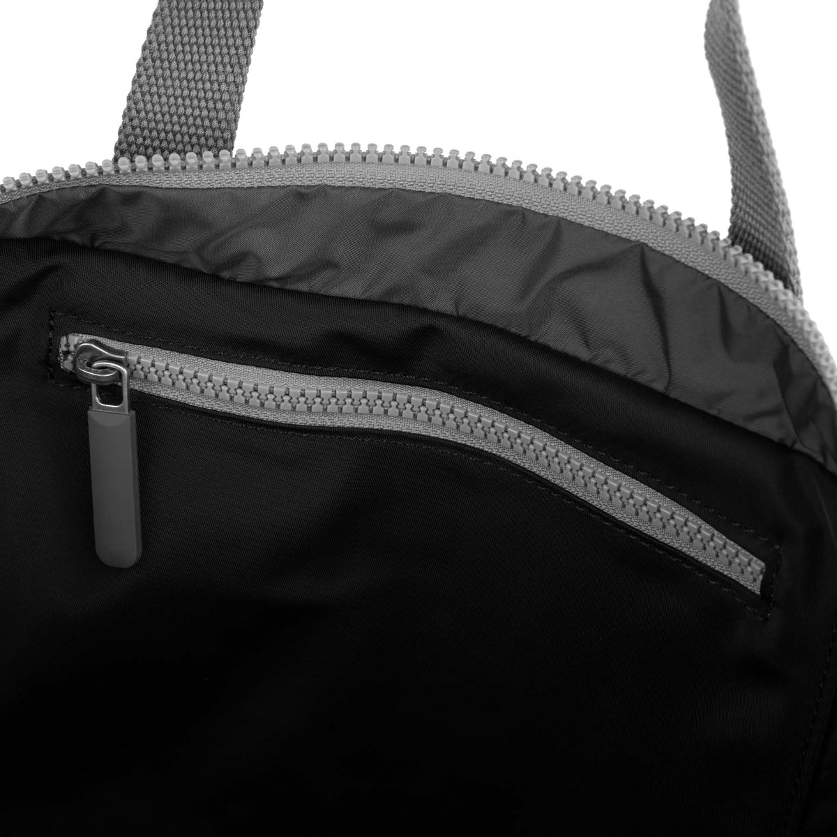 Blackfriars Messenger Bag in Black