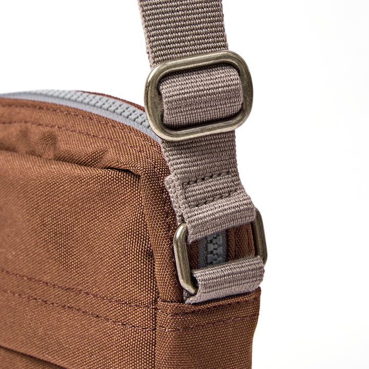Bond Pocket Crossbody Bag in Cinnamon