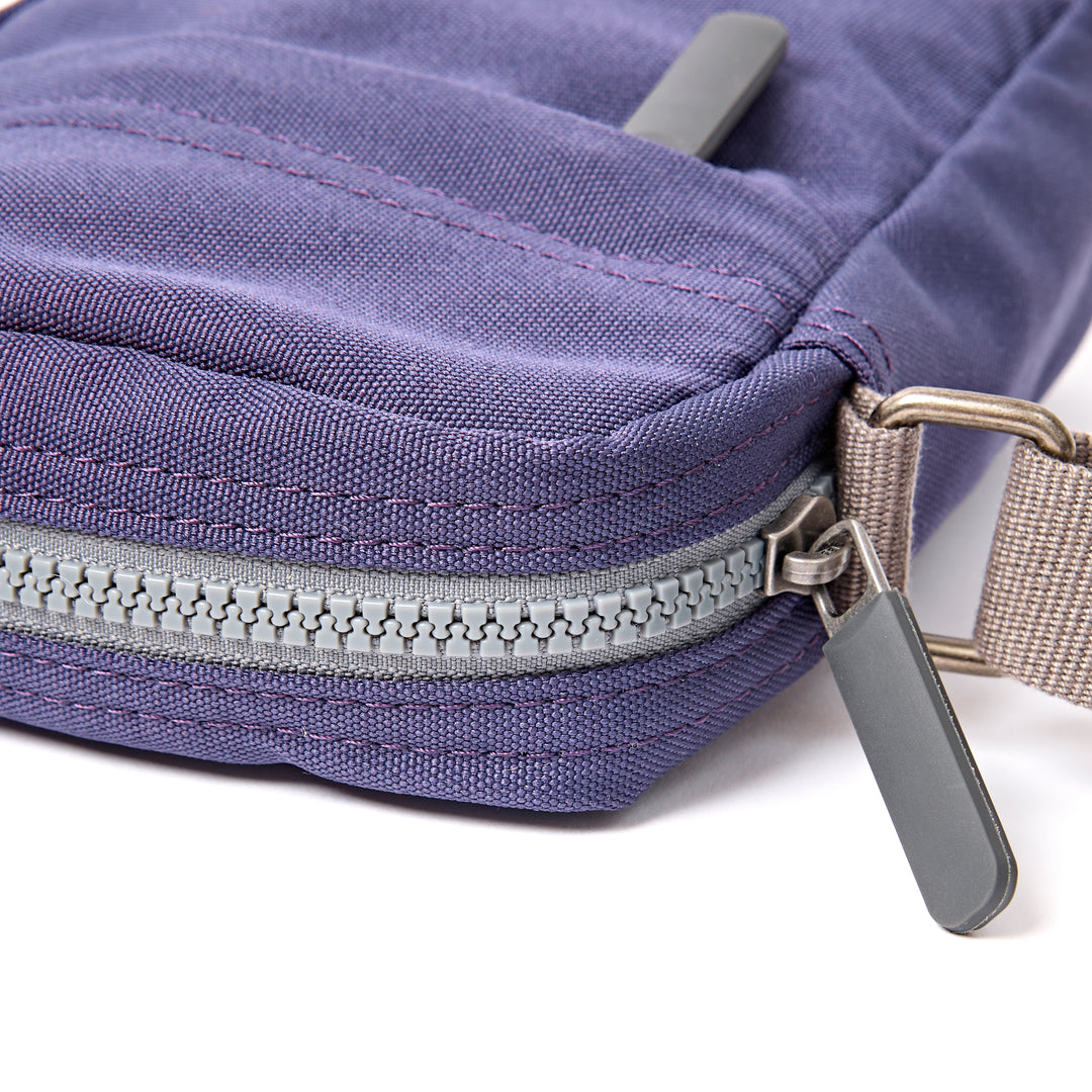 Bond Pocket Crossbody Bag in Oceana