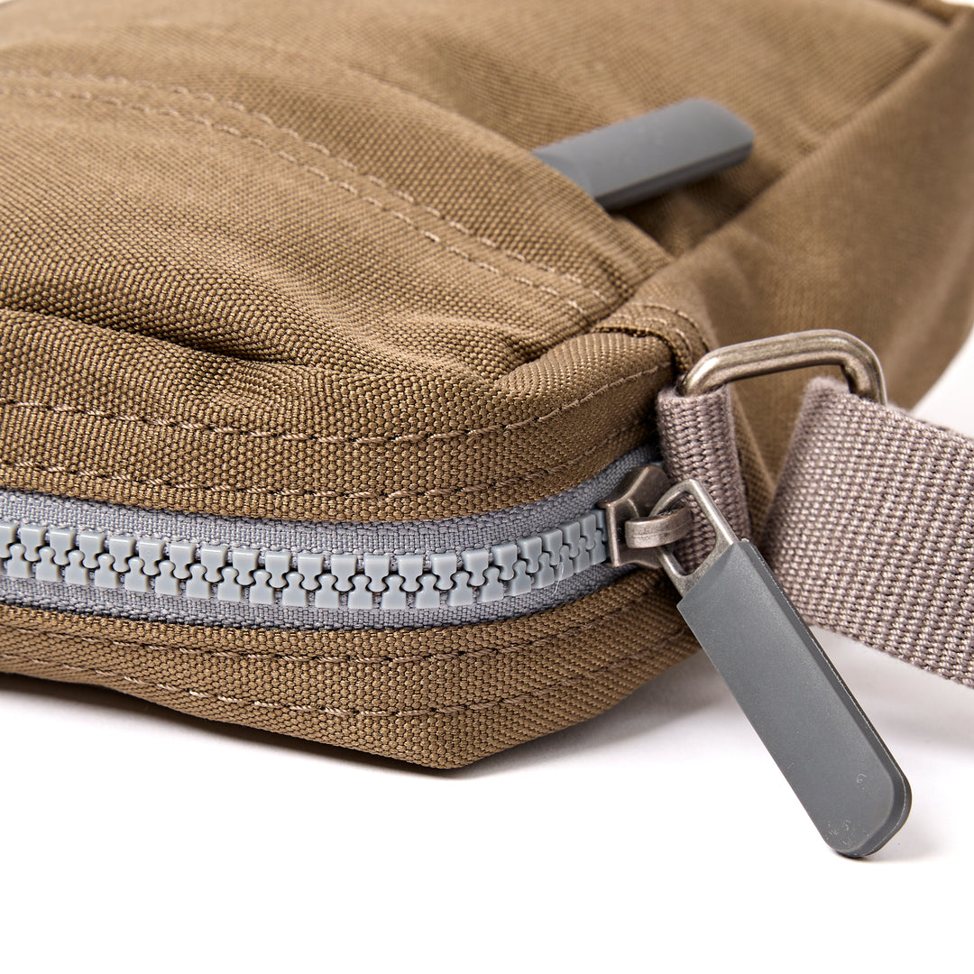 Bond Pocket Crossbody Bag in Sea Spray