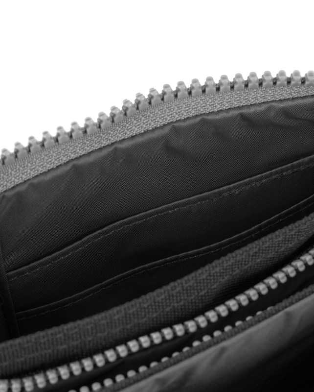 Carnaby Wallet in Carbon