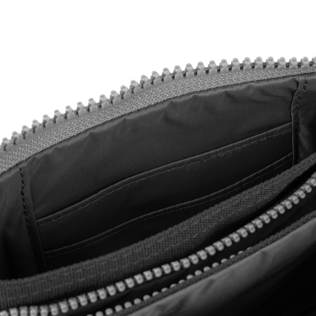 Carnaby Wallet in Carbon