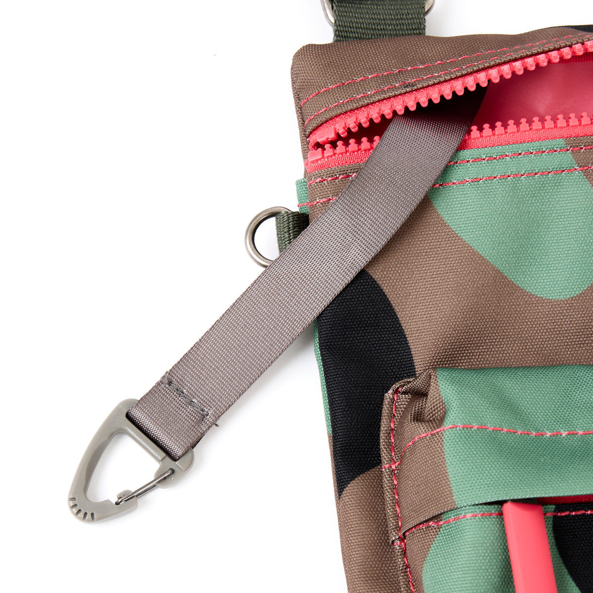 Chelsea B Crossbody Bag in Vintage Camo