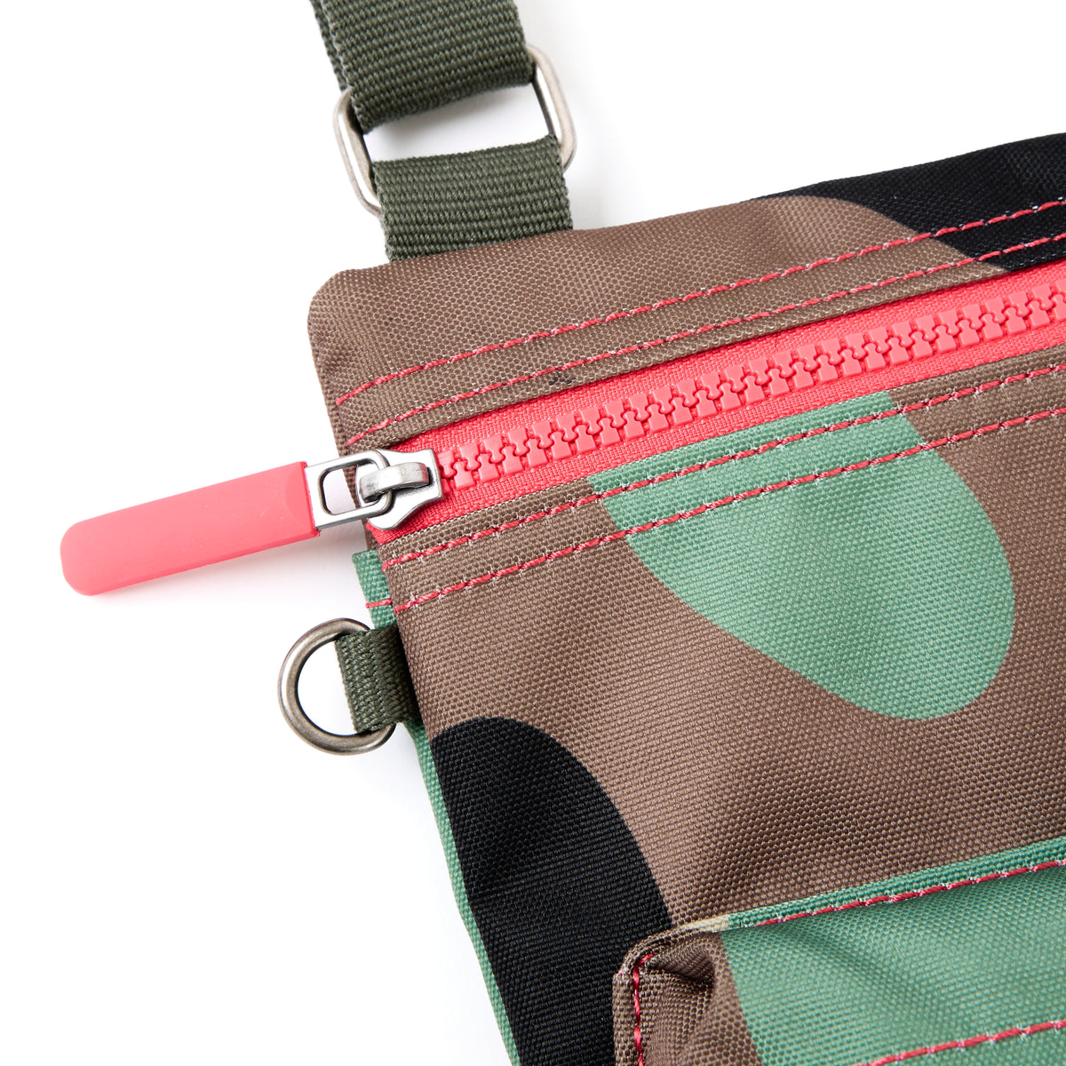 Chelsea B Crossbody Bag in Vintage Camo