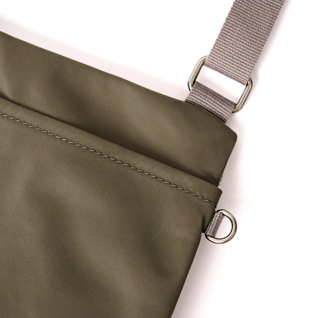 Chelsea B Crossbody Bag in Army