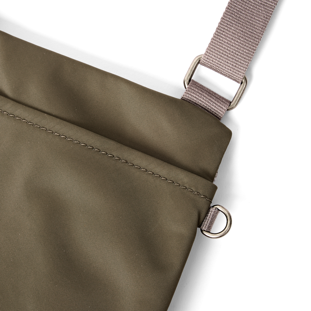 Chelsea B Crossbody Bag in Army