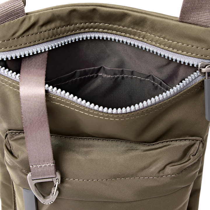 Chelsea B Crossbody Bag in Army