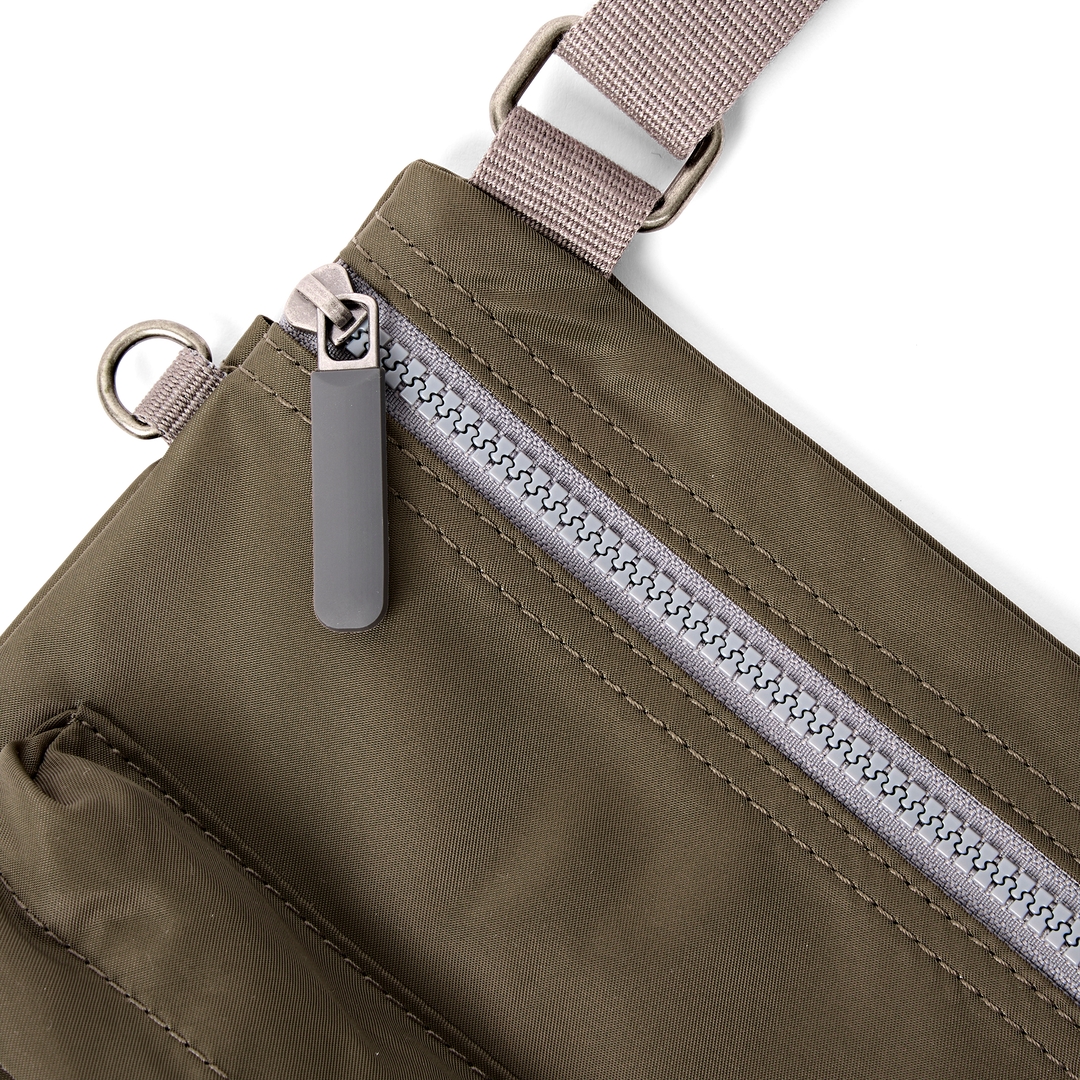 Chelsea B Crossbody Bag in Army