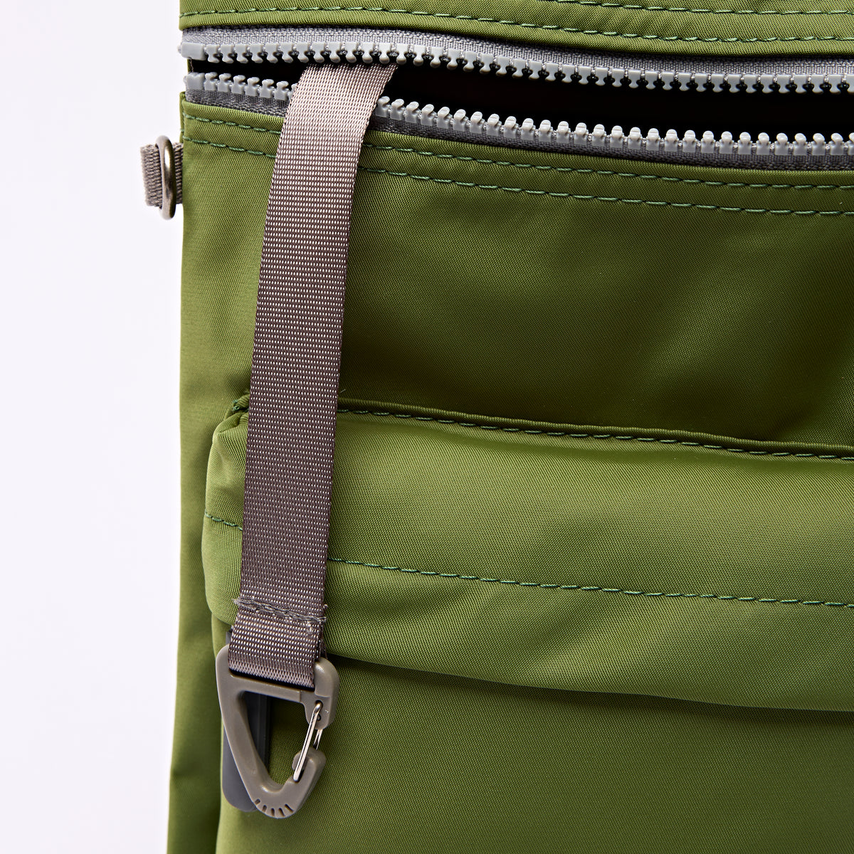 Chelsea B Crossbody Bag in Avocado