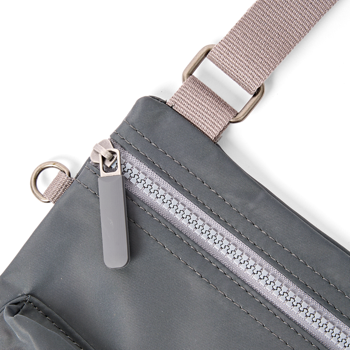 Chelsea B Crossbody Bag in Beluga
