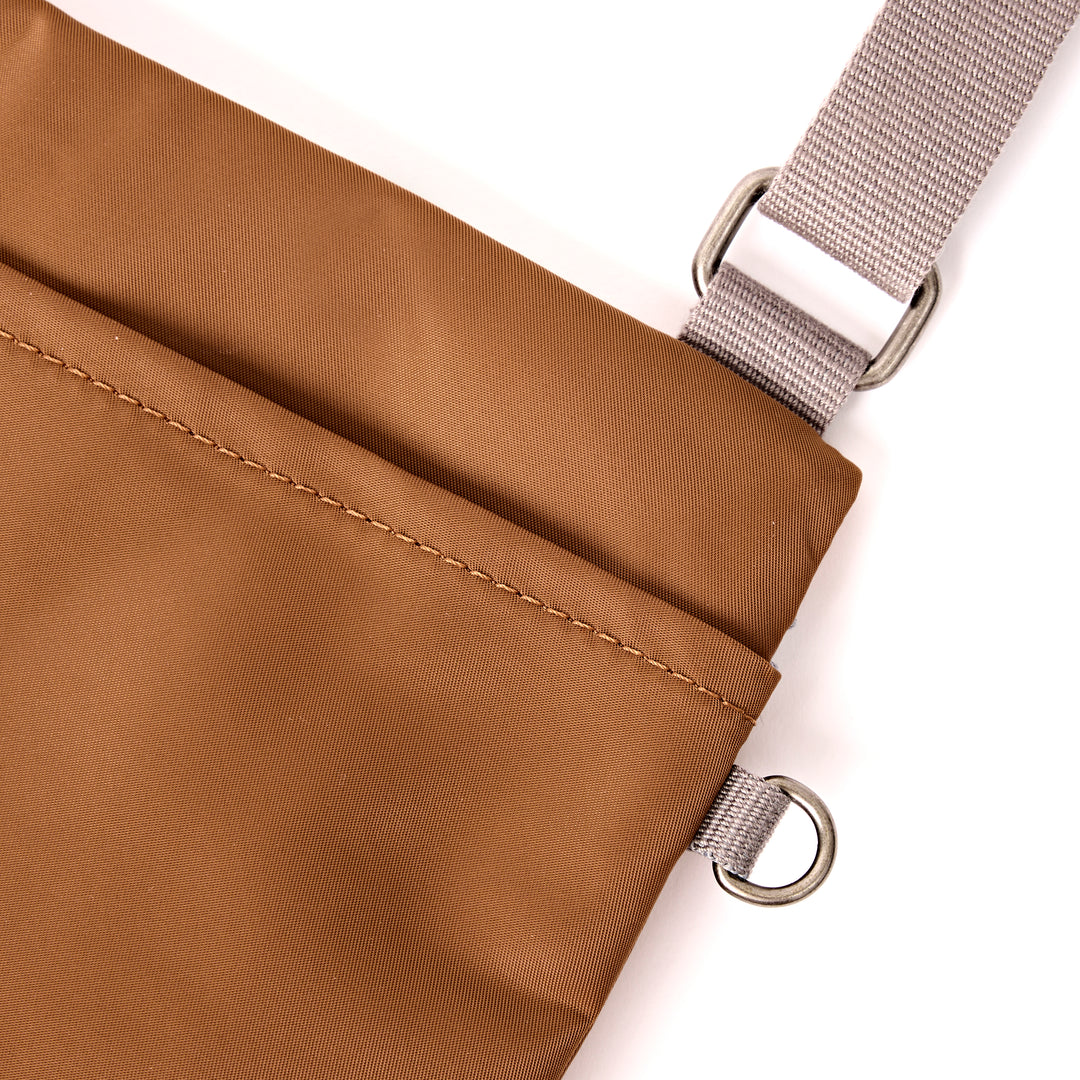 Chelsea B Crossbody Bag in Biscuit