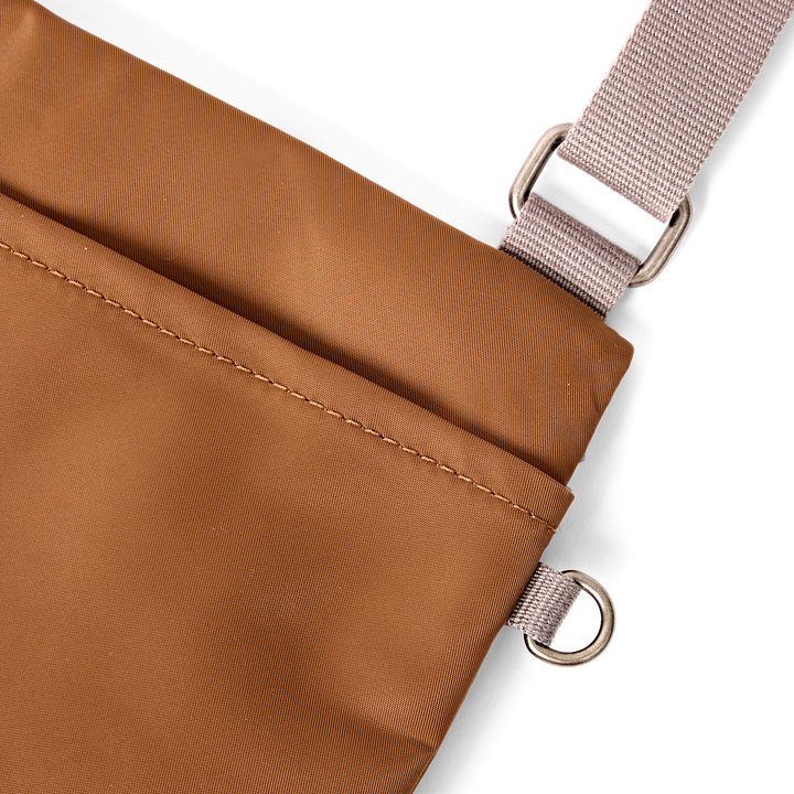 Chelsea B Crossbody Bag in Biscuit
