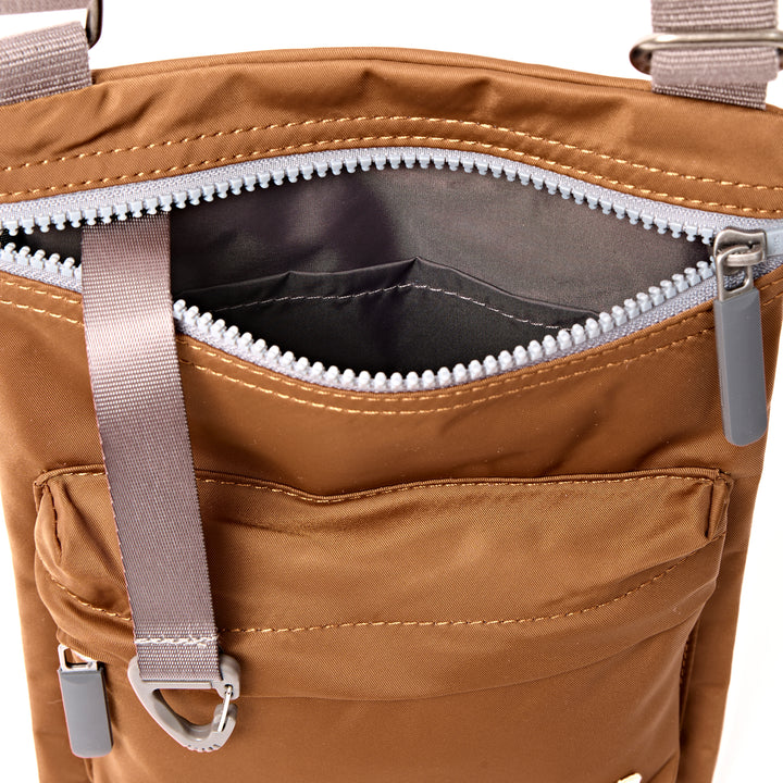 Chelsea B Crossbody Bag in Biscuit