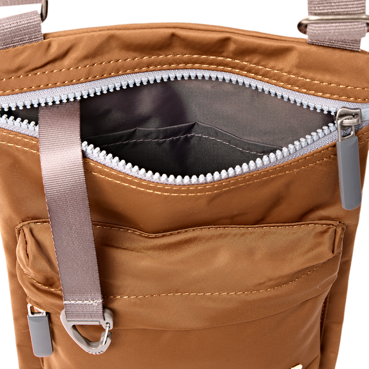 Chelsea B Crossbody Bag in Biscuit
