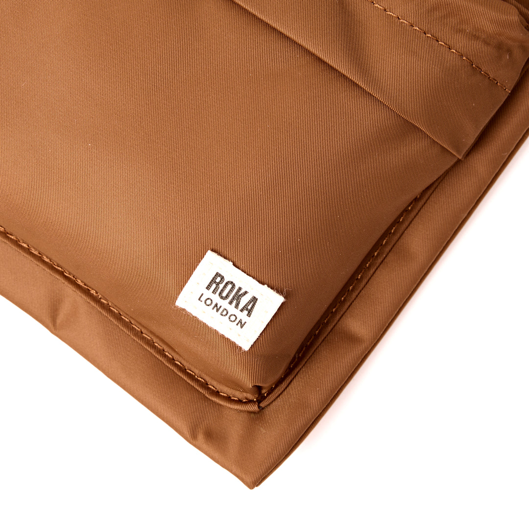 Chelsea B Crossbody Bag in Biscuit