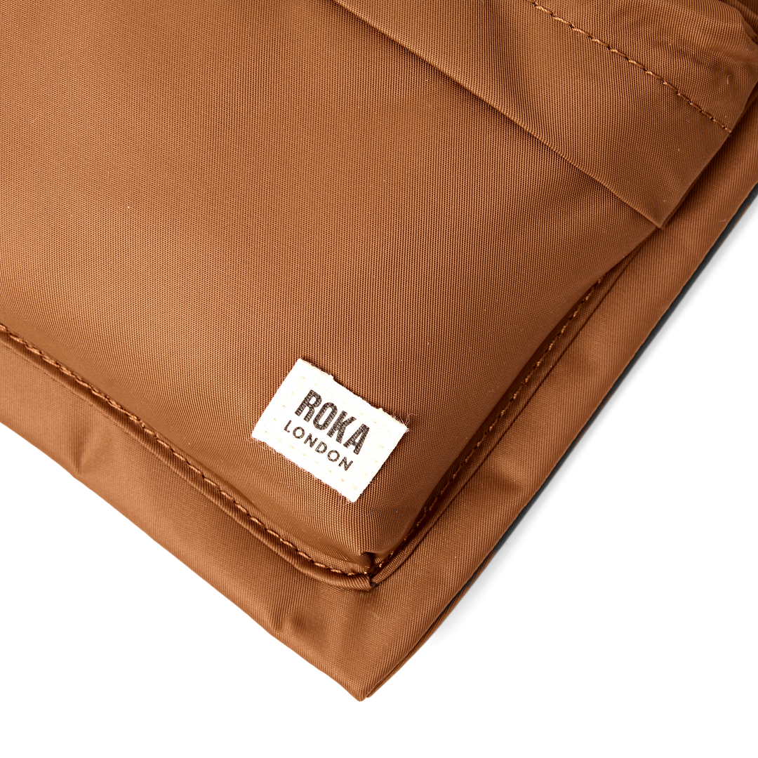 Chelsea B Crossbody Bag in Biscuit