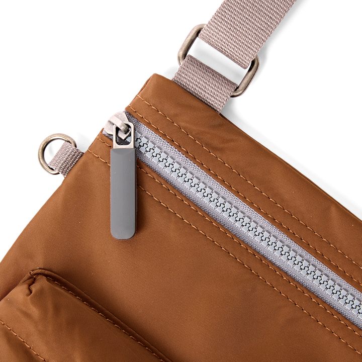 Chelsea B Crossbody Bag in Biscuit