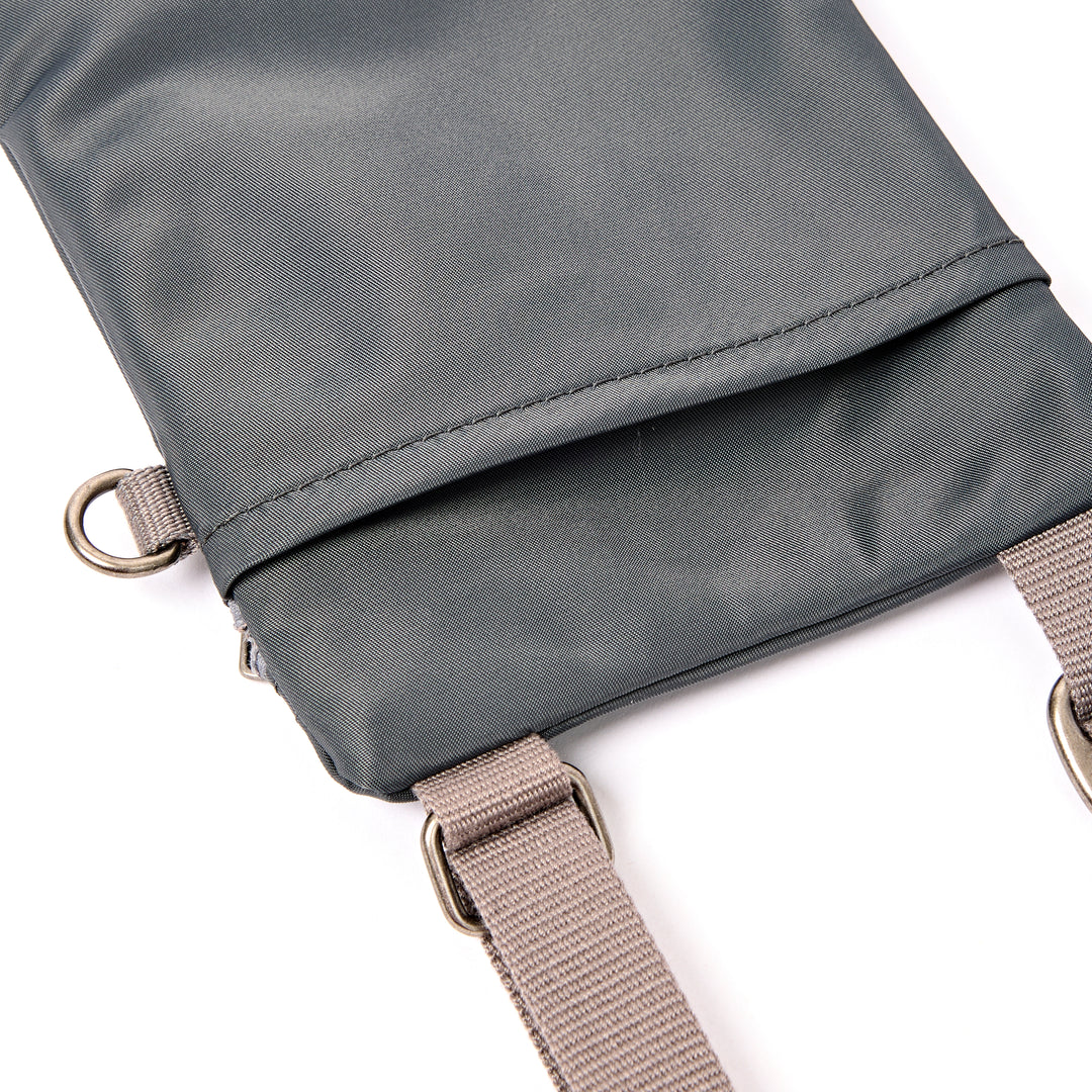 Chelsea Pocket Sling Bag in Beluga