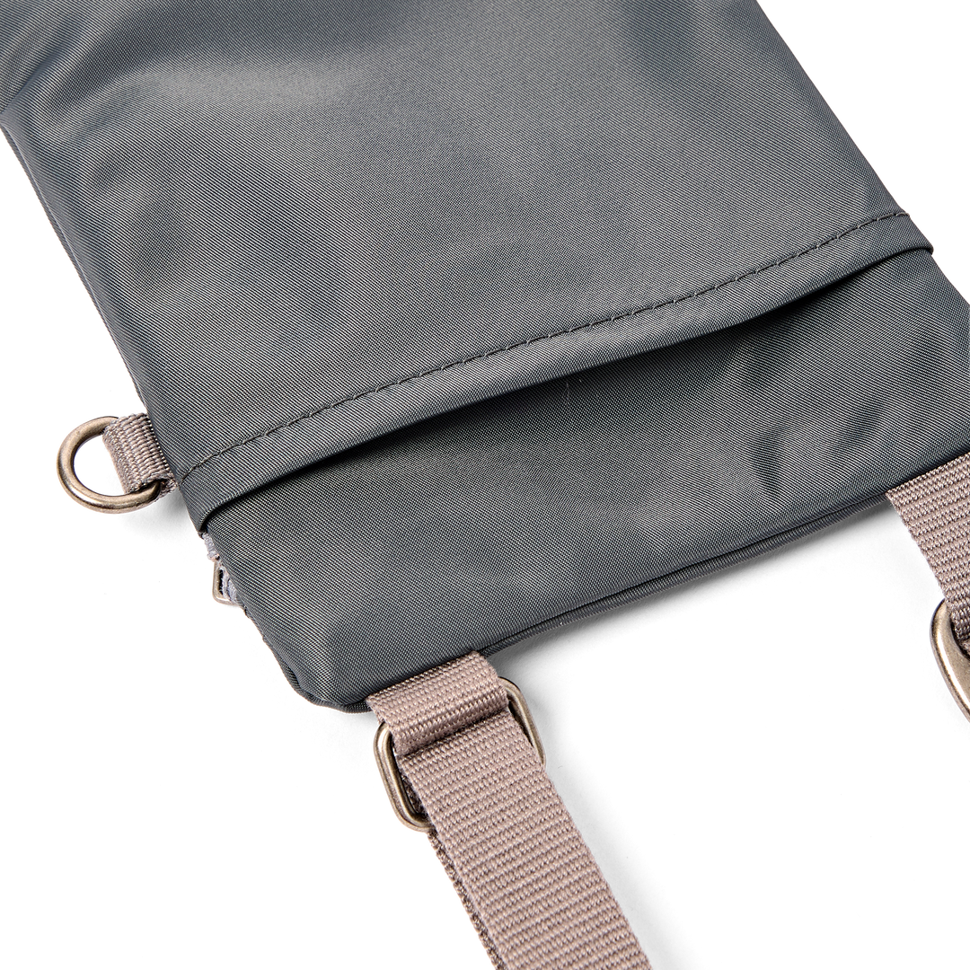 Chelsea Pocket Sling Bag in Beluga