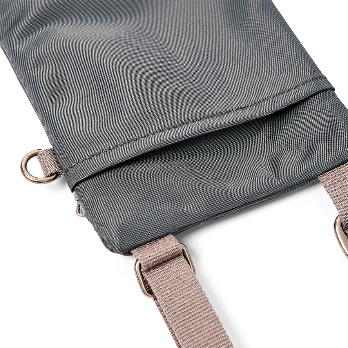 Chelsea Pocket Sling Bag in Beluga