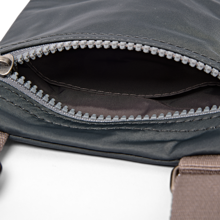 Chelsea Pocket Sling Bag in Beluga