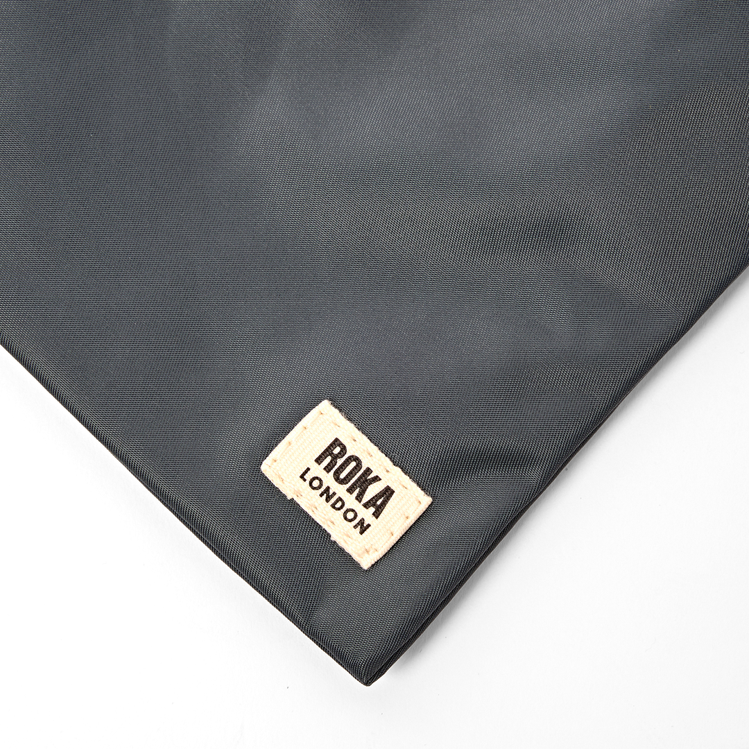 Chelsea Pocket Sling Bag in Beluga