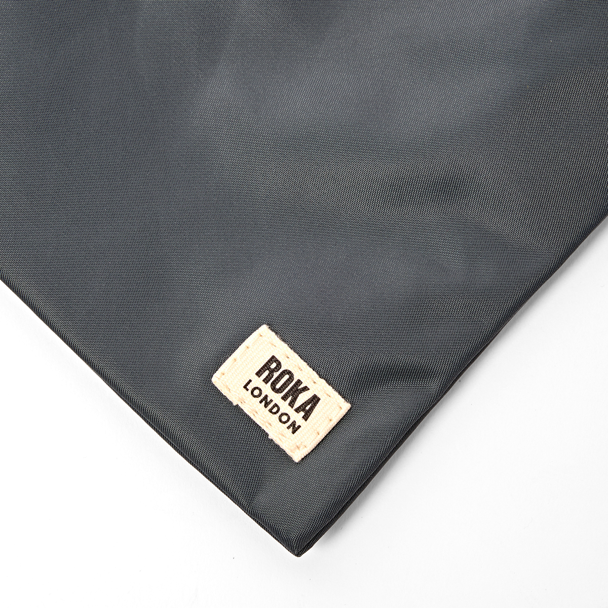 Chelsea Pocket Sling Bag in Beluga